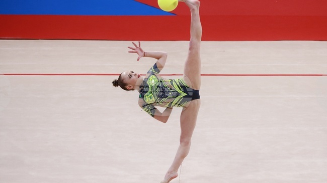 Стилияна Николова спечели бронзов медал в многобоя и ще играе на всичките четири финала на Световната купа по художествена гимнастика в Баку