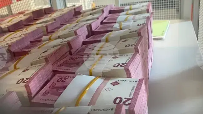 КАБАР: Киргизстан започна да печата сам паричната си единица и да приема поръчки от други държави, заяви президентът Жапаров