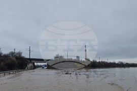 Село Светлен - наводнен път