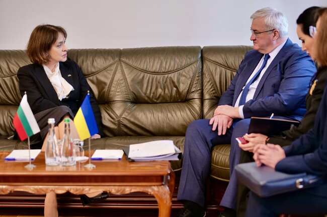 Украйна трябва да е пълноправен член на ЕС, заяви служебният външен министър Надежда Нейнски на среща с украинския си колега Андрий Сибига