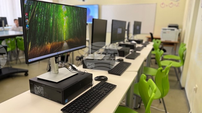 Първо основно училище „Кочо Мавродиев“ в Петрич беше открит STEM център