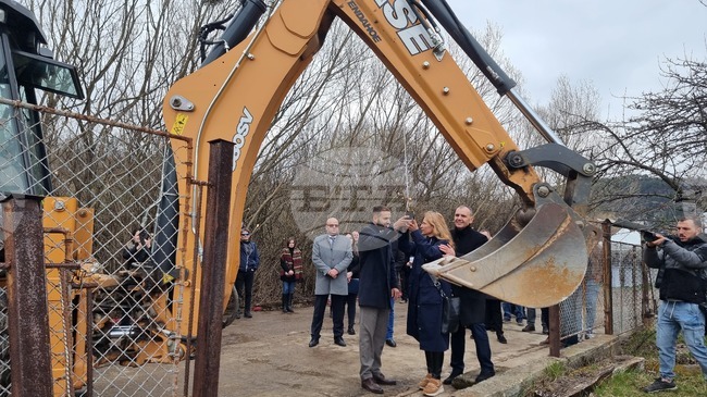 Започна модернизацията на тягова подстанция в Перник, която е част от жп линията София - Кулата