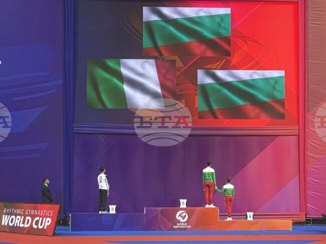 Световна купа по художествена гимнастика - награждаване - бухалки