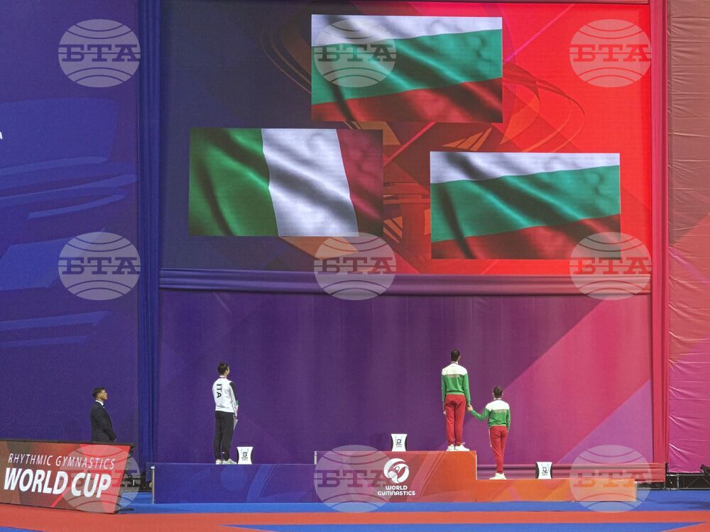 Световна купа по художествена гимнастика - награждаване - бухалки