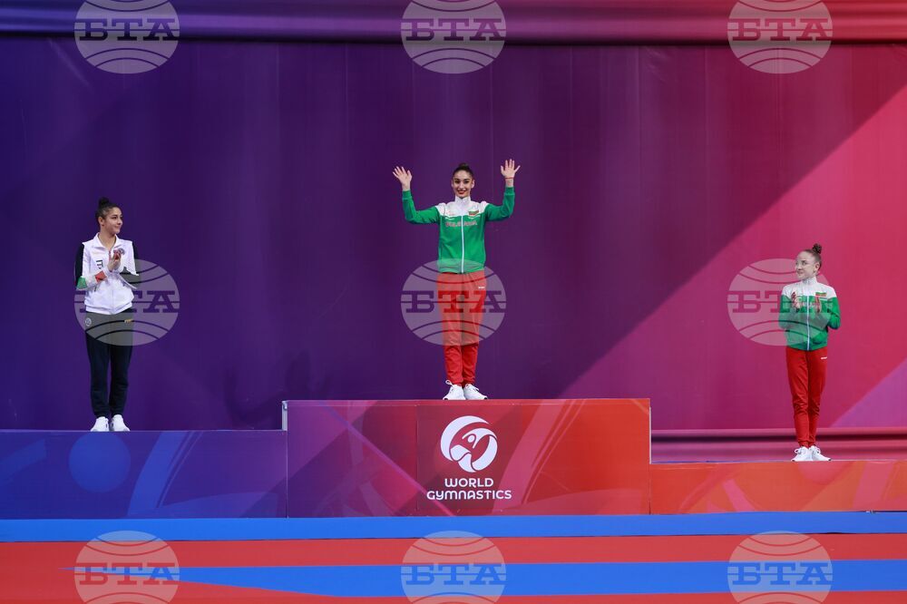 Световна купа по художествена гимнастика - награждаване - бухалки