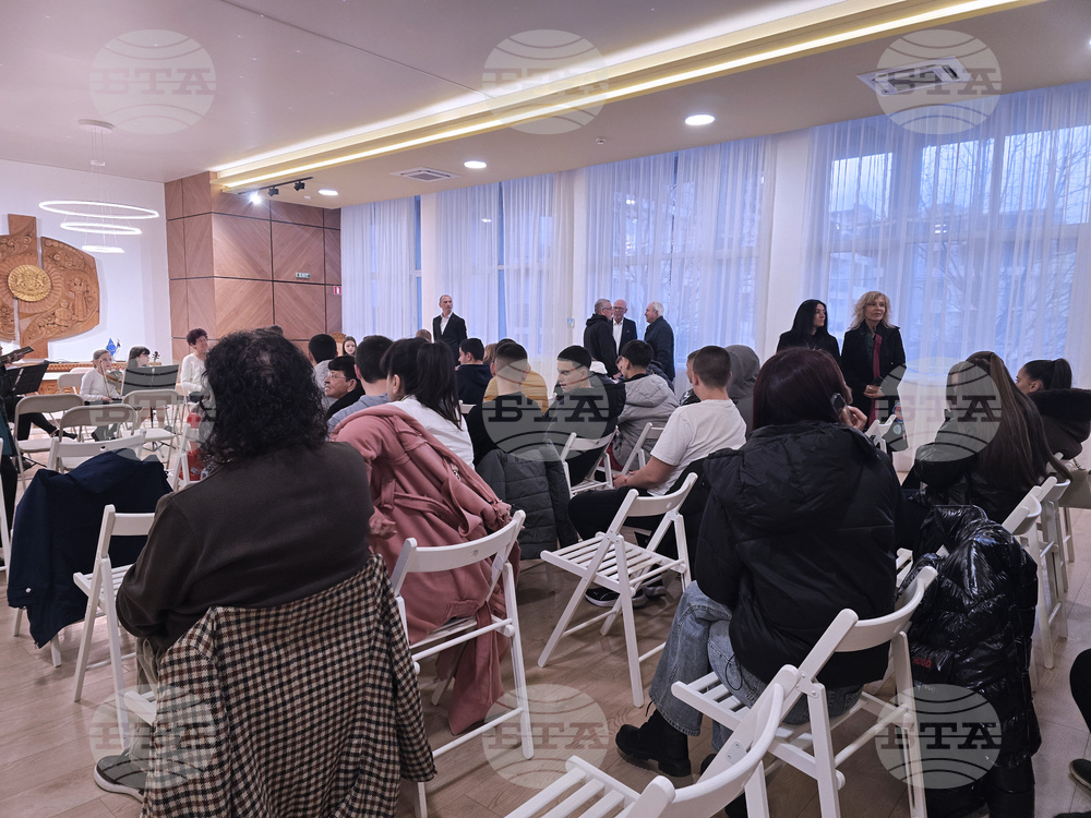 Петрич - представяне - сборник „Кота 210“