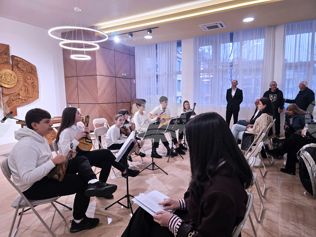 Петрич - представяне - сборник „Кота 210“