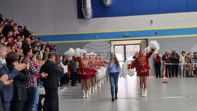 Троян посрещна с тържествена церемония бронзовата медалистка от Олимпийските игри в Италия Лора Христова 