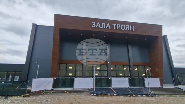 Нова спортна зала за близо 3 млн. евро се открива днес в Троян с концерт на „Керана и космонавтите“