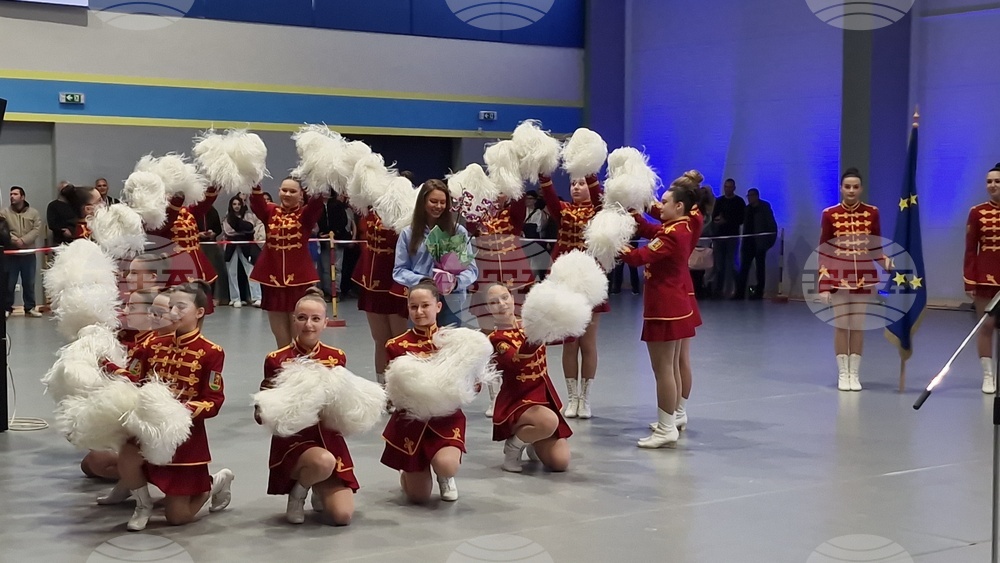 Троян - Лора Христова - посрещане