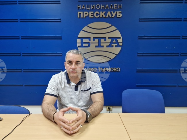 Дворецът на културата и спорта във Велико Търново е ключов фактор за културния и обществен живот на града вече 40 години, каза Александър Карачолев