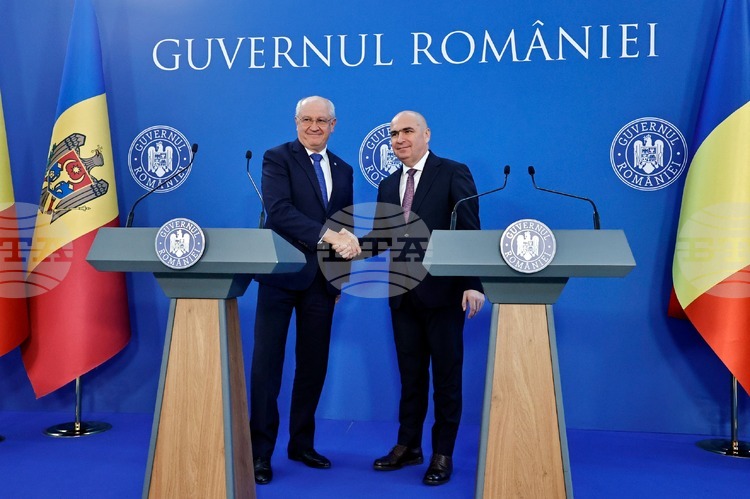 Moldovan Prime Minister Alexandru Munteanu Arrives in Bucharest for Official Visit