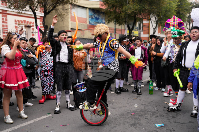 Bolivia Clowns Protest