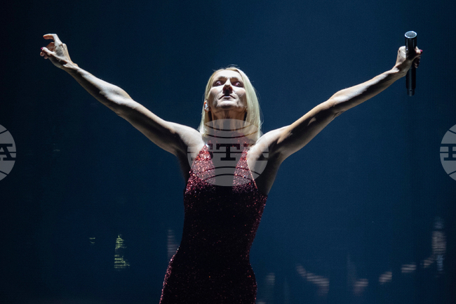 Селин Дион обяви, че се завръща на сцената с десет концерта в Париж през есента