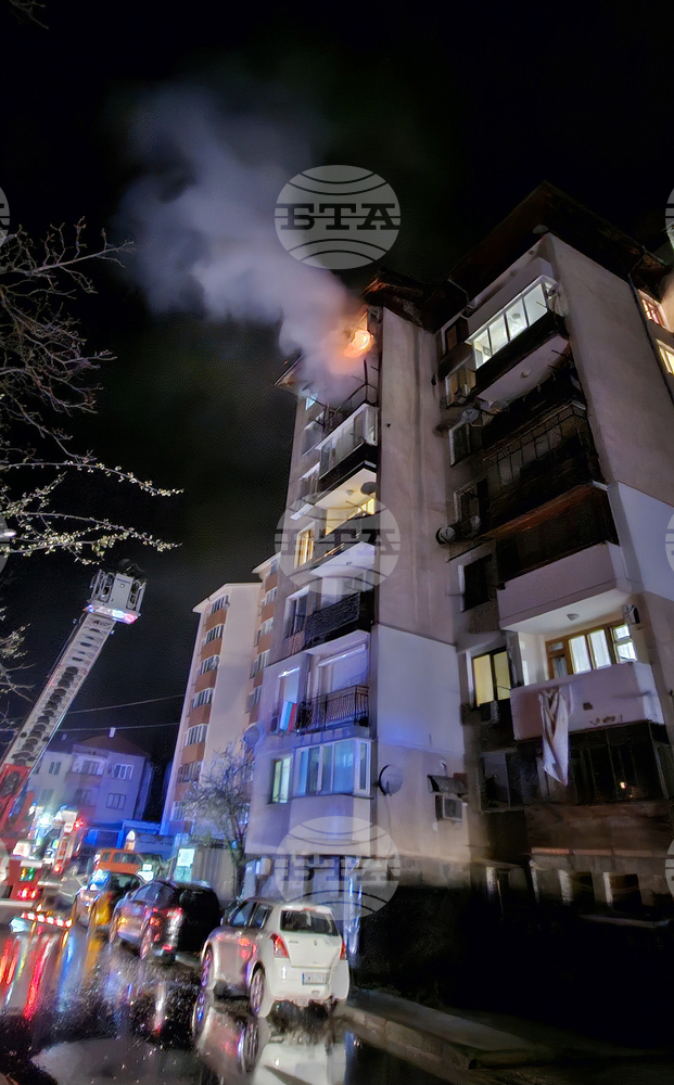 Голям пожар вилня в блок в град Смолян в нощта на Възкресение Христово