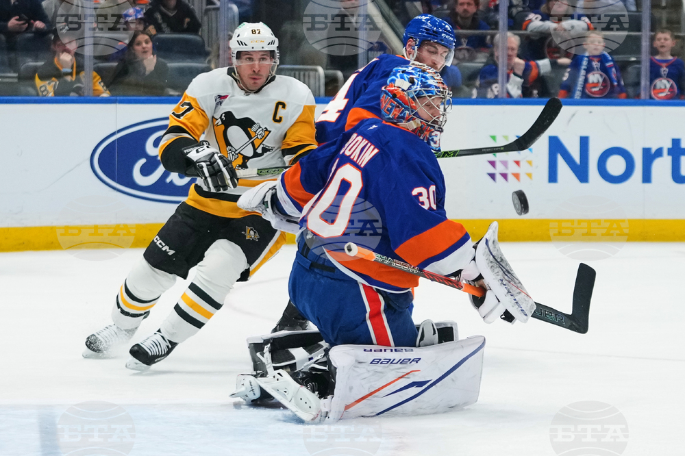 Penguins Islanders Hockey