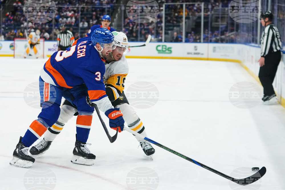 Penguins Islanders Hockey