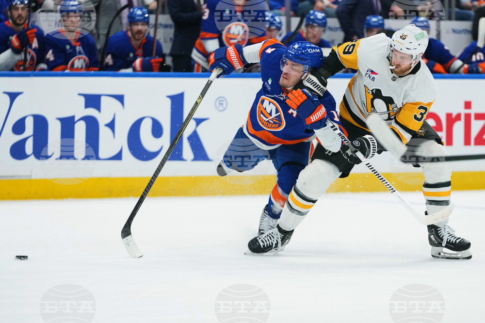 Penguins Islanders Hockey