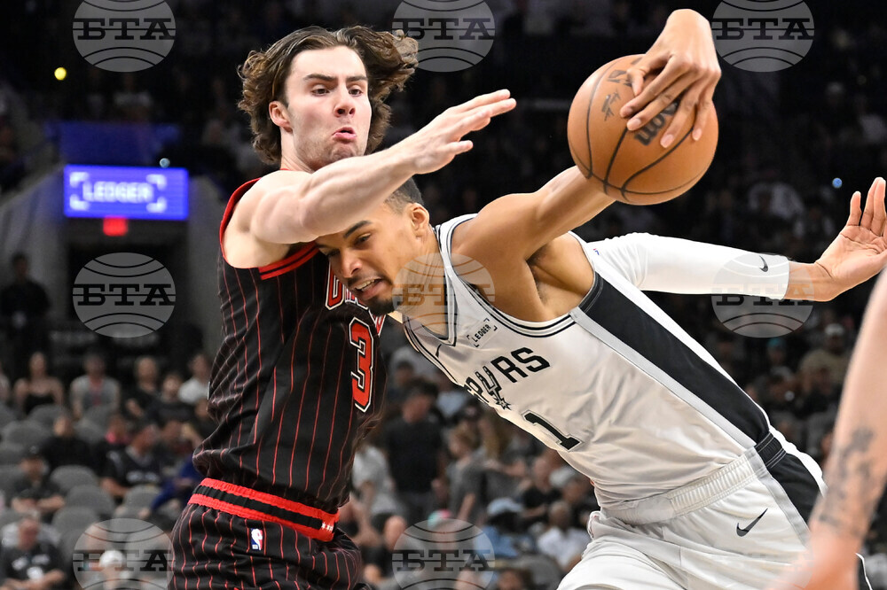 Bulls Spurs Basketball