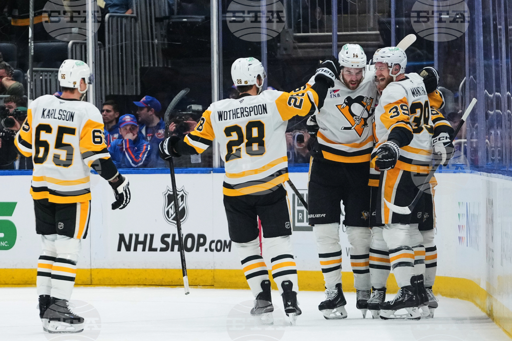 Penguins Islanders Hockey