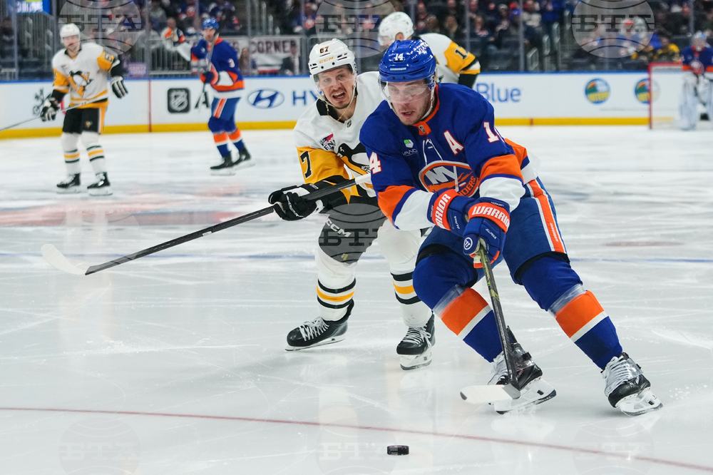 Penguins Islanders Hockey