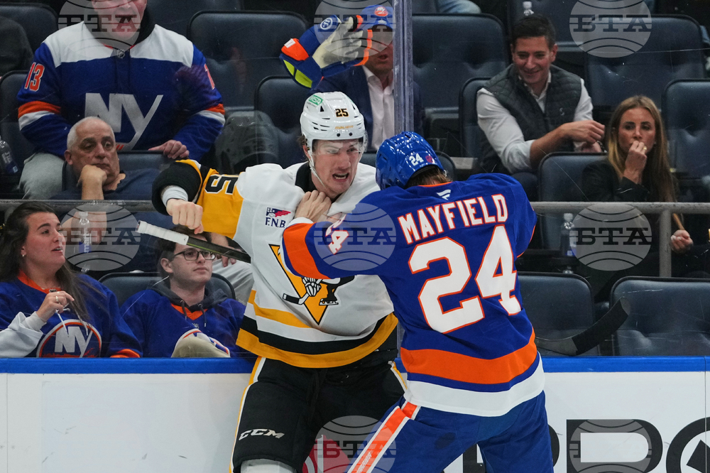 Penguins Islanders Hockey