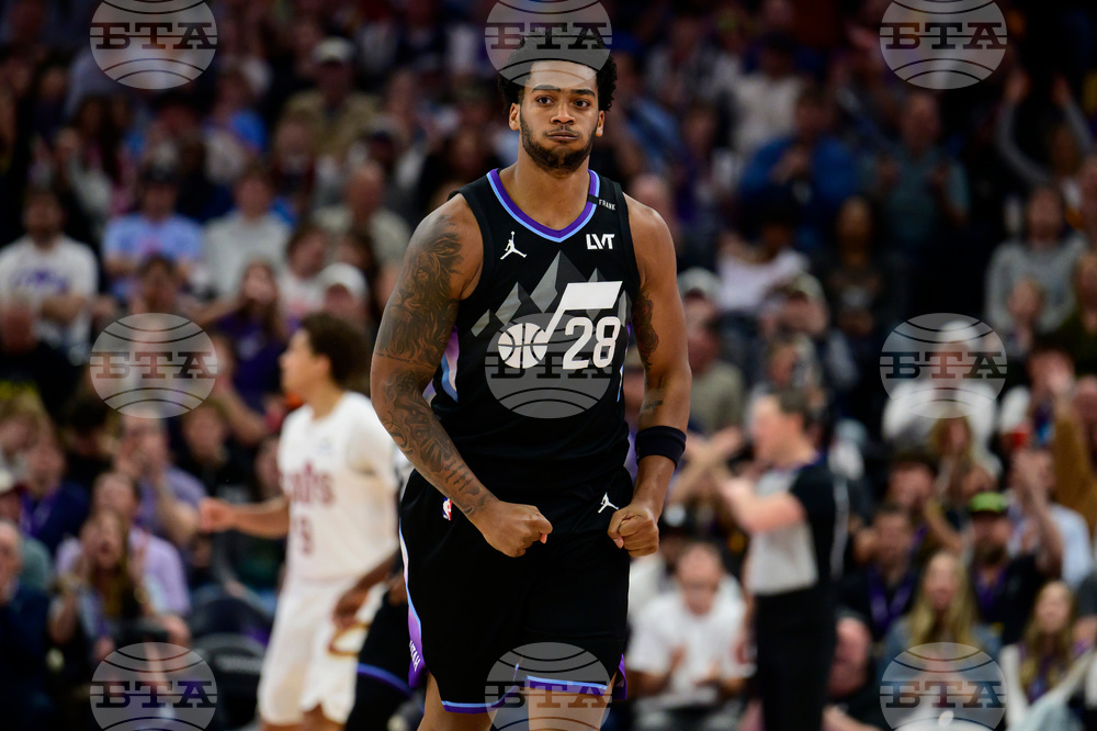 Cavaliers Jazz Basketball