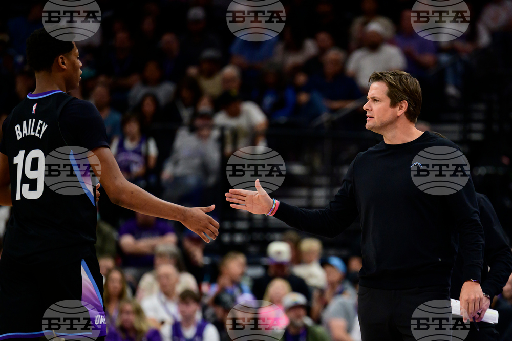 Cavaliers Jazz Basketball