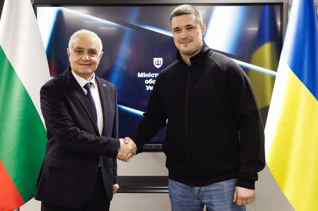 Bulgaria’s Defence Minister Confers with Ukrainian Counterpart on Defence Cooperation