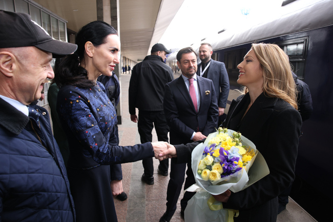 Народно събрание: Председателят на Върховната рада Руслан Стефанчук посрещна председателя на Народното събрание Рая Назарян в Киев