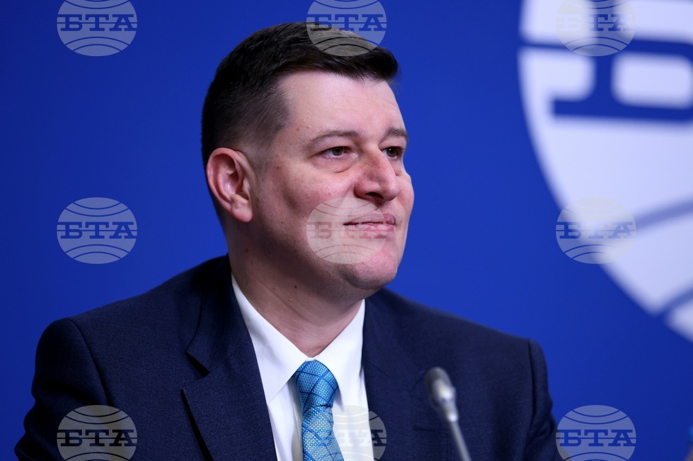 Съществена част от мисията ни е да поддържаме връзка с българските общности по света, каза пред БТА генералният директор на БНР Милен Митев