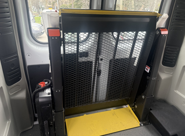 Община Варна разширява социалния транспорт с нов специализиран автомобил за хора с увреждания