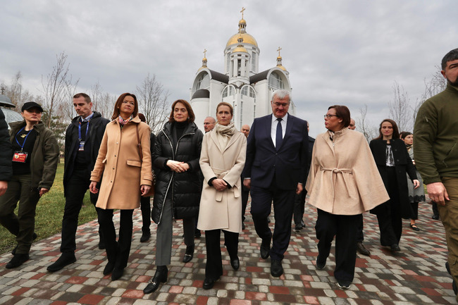 В Буча виждаме какво оставя Путин след себе си: убийства, руини и зверства, каза служебният външен министър Надежда Нейнски