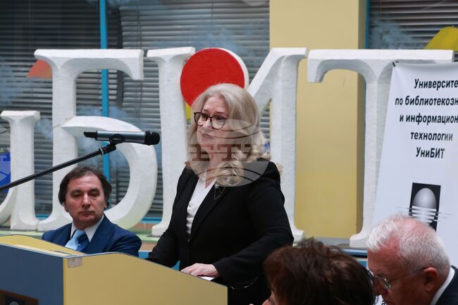 Българите търсят преживявания, култура, природа и разнообразие и все по-често ги намират в България, заяви служебният министър на туризма