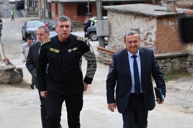  Министър Адемов и ръководството на МВР ще се срещнат в Хасково за недопускане използване на социалната система за влияние на изборите 