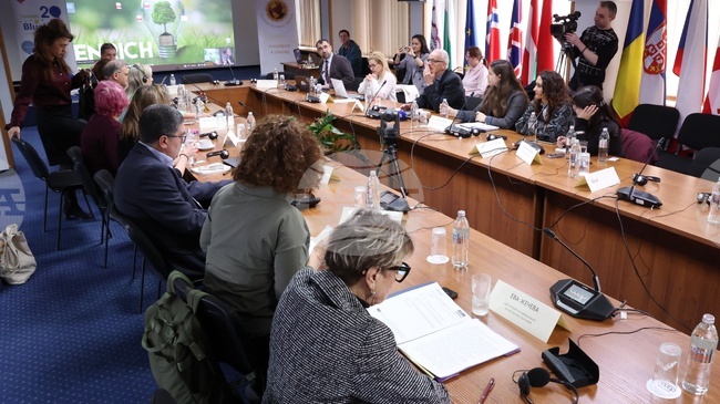 Експерти обсъдиха уязвимостта на децата към промените в климата и възможността им да участват във вземането на решения