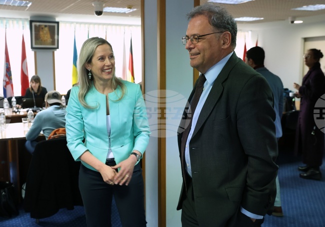 Фондация "БлуЛинк" - „Околна среда, права и деца“ - експертен семинар