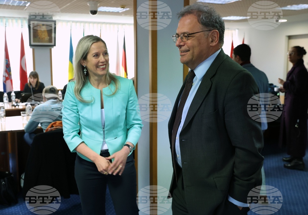 Фондация "БлуЛинк" - „Околна среда, права и деца“ - експертен семинар