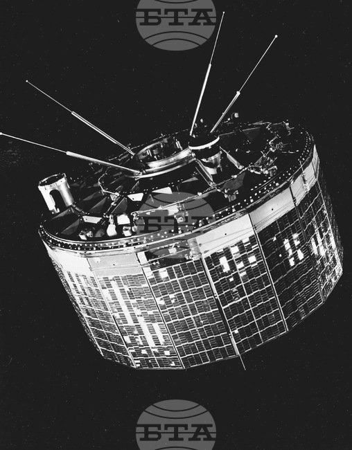На 1 април 1960 г. е изстрелян първият в света метеорологичен спътник