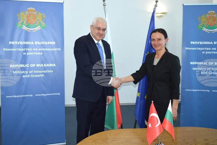 Caretaker Innovation Minister Mladenova, Turkish Ambassador Discuss Deepening Economic Ties