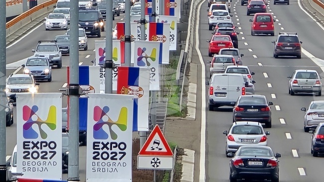 От утре тежкотоварните автомобили могат да влизат в Сърбия само с чрез ТАГ устройство 