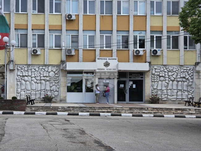 Общинският съвет в Червен бряг утвърди правила за награждаване на педагози, културни дейци, творци и колективи за 24 май 