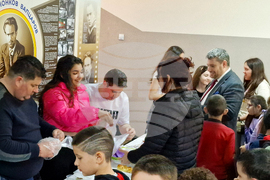 Монтана - Второ училище - благотворителен базар