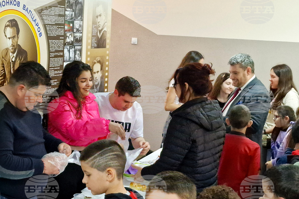 Монтана - Второ училище - благотворителен базар