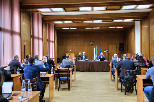 Общинските съветници в Банско приеха решения, свързани с отпускане на средства за спортни клубове и детски школи