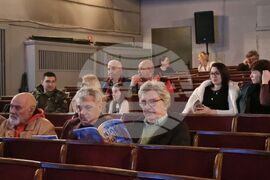 Ямбол - сборник с коледни пиеси „Пак е Коледа” - представяне