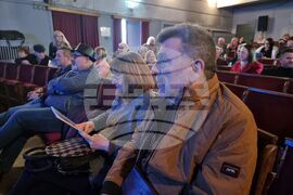 Ямбол - сборник с коледни пиеси „Пак е Коледа” - представяне