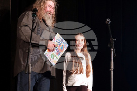 Ямбол - сборник с коледни пиеси „Пак е Коледа” - представяне