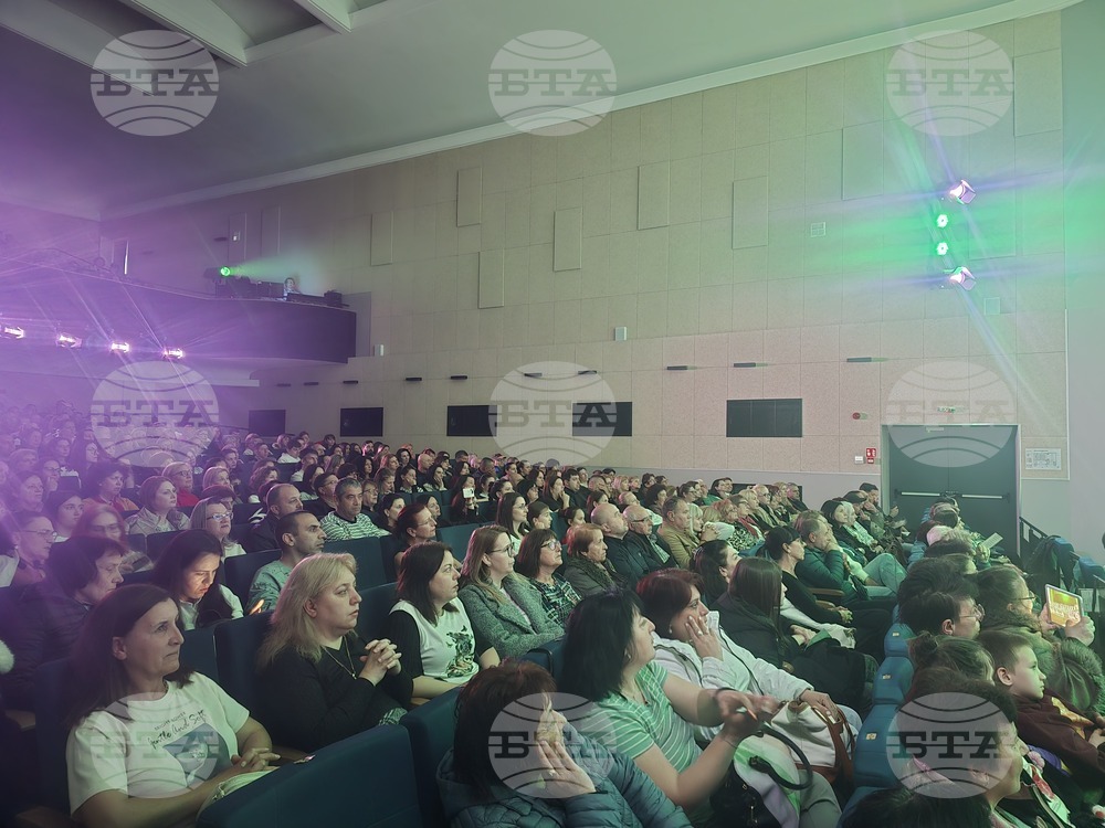 Петрич - концерт-спектакъл - национален фолклорен ансамбъл „Филип Кутев“