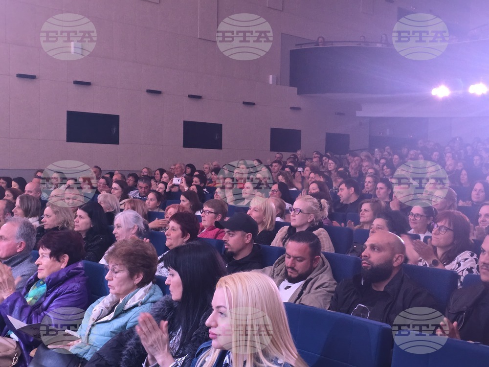 Петрич - концерт-спектакъл - национален фолклорен ансамбъл „Филип Кутев“